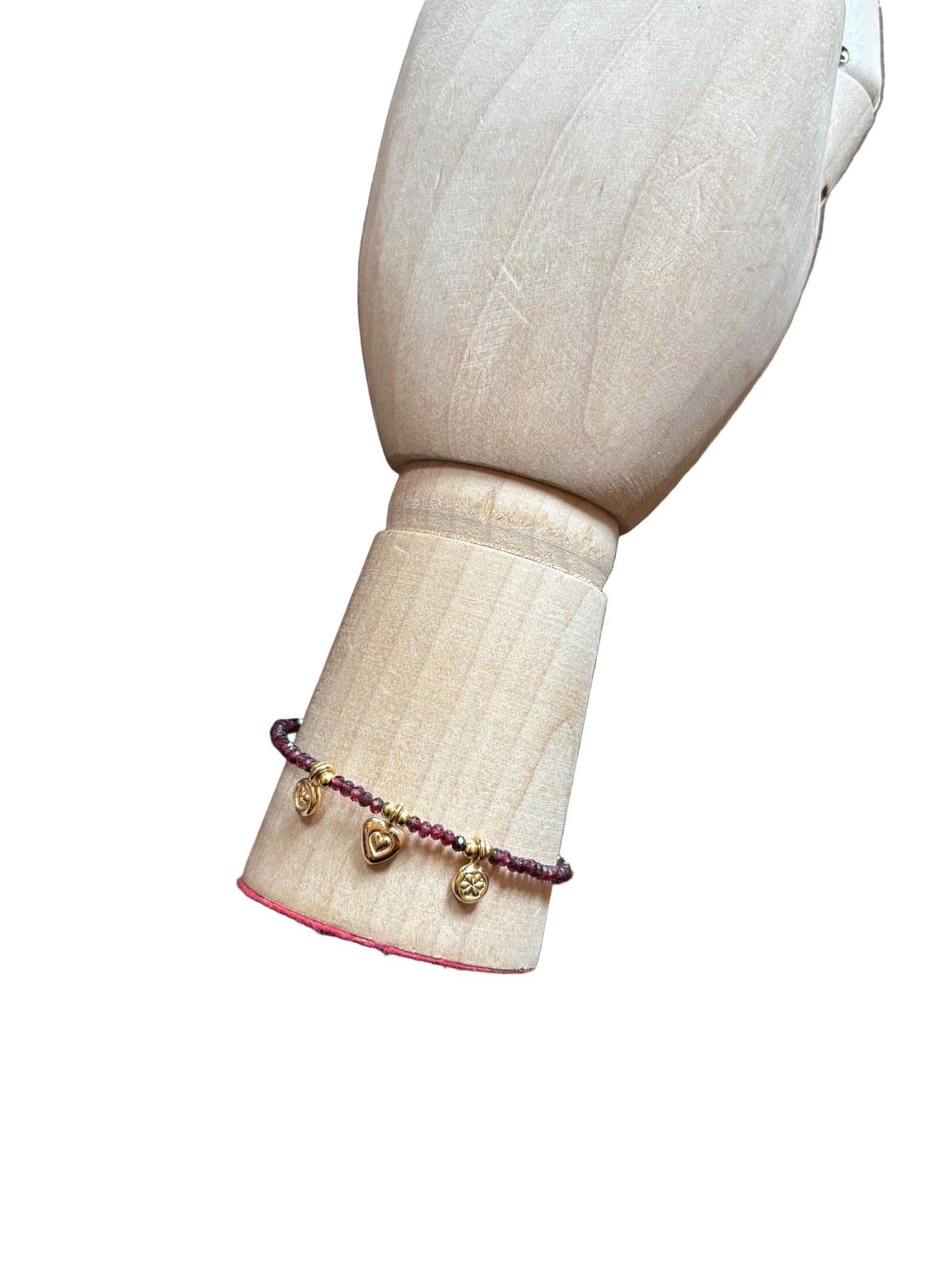 Bracciale Emmevi pietre bordeaux tre ciondoli