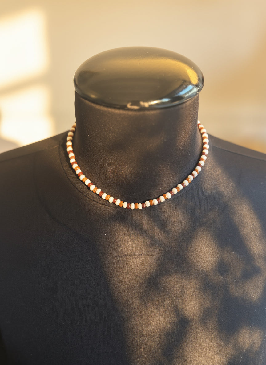 Collana Emmevi perline bianche e marroni