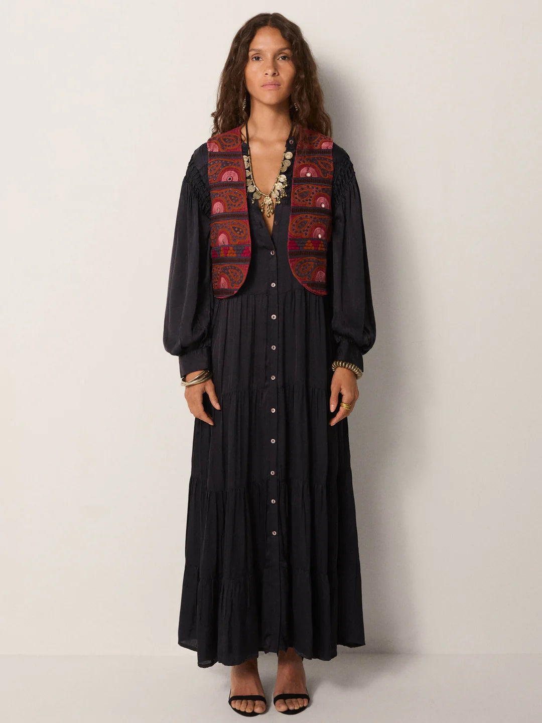 Abito Maison Hotel Nisha Tender is The Night obsidian blue