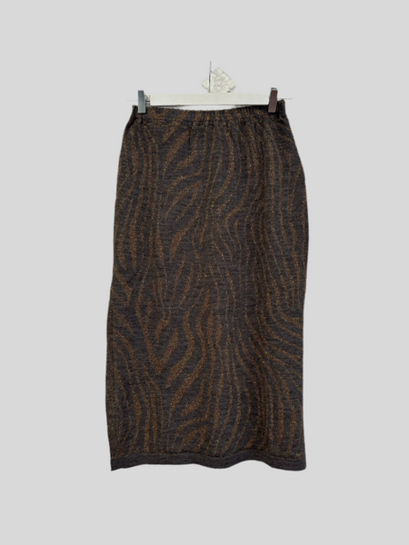 Chiara Bertani grey skirt with gold flames