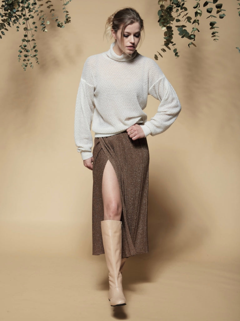 Chiara Bertani gold lurex skirt