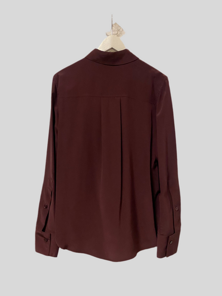 Tela Orologio burgundy shirt