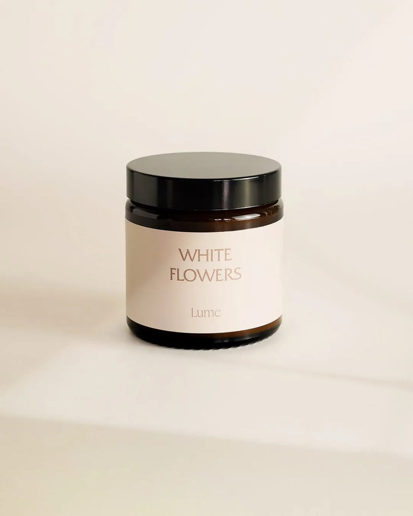 Lume White flowers small candle