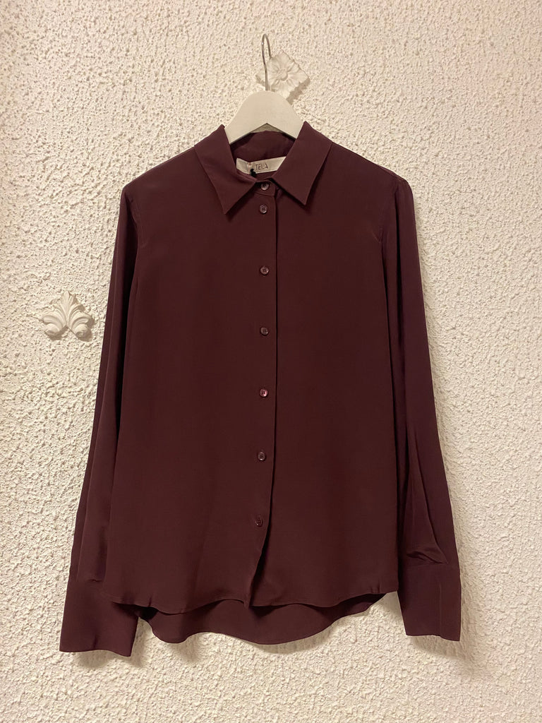 Tela Orologio burgundy shirt