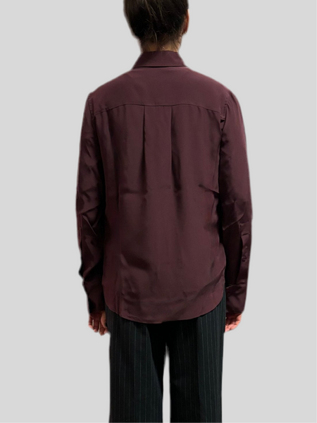 Tela Orologio burgundy shirt