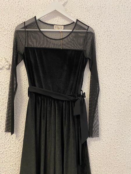 SPECIAL PRICE * Flirt black chenille dress