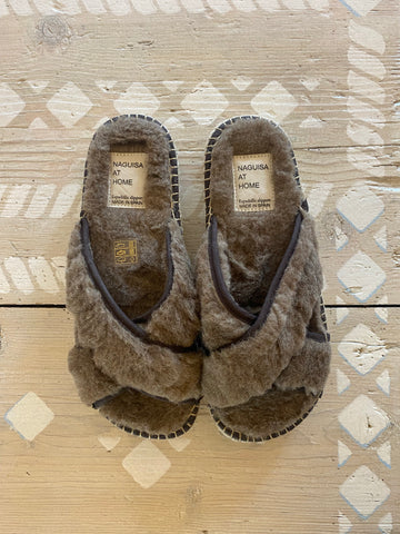 SPECIAL PRICE * Naguisa taupe eco fur slippers