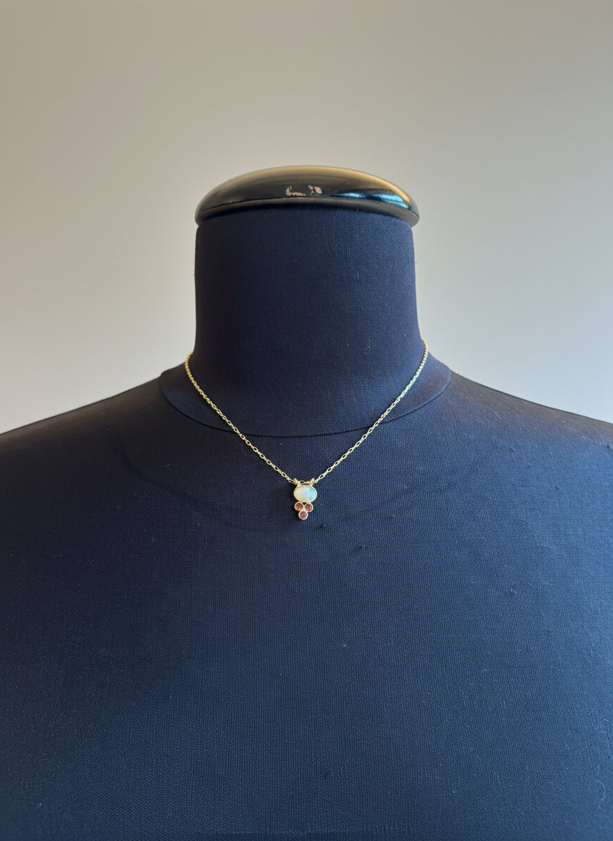 Collana Emmevi ciondolo perla e tre pietre