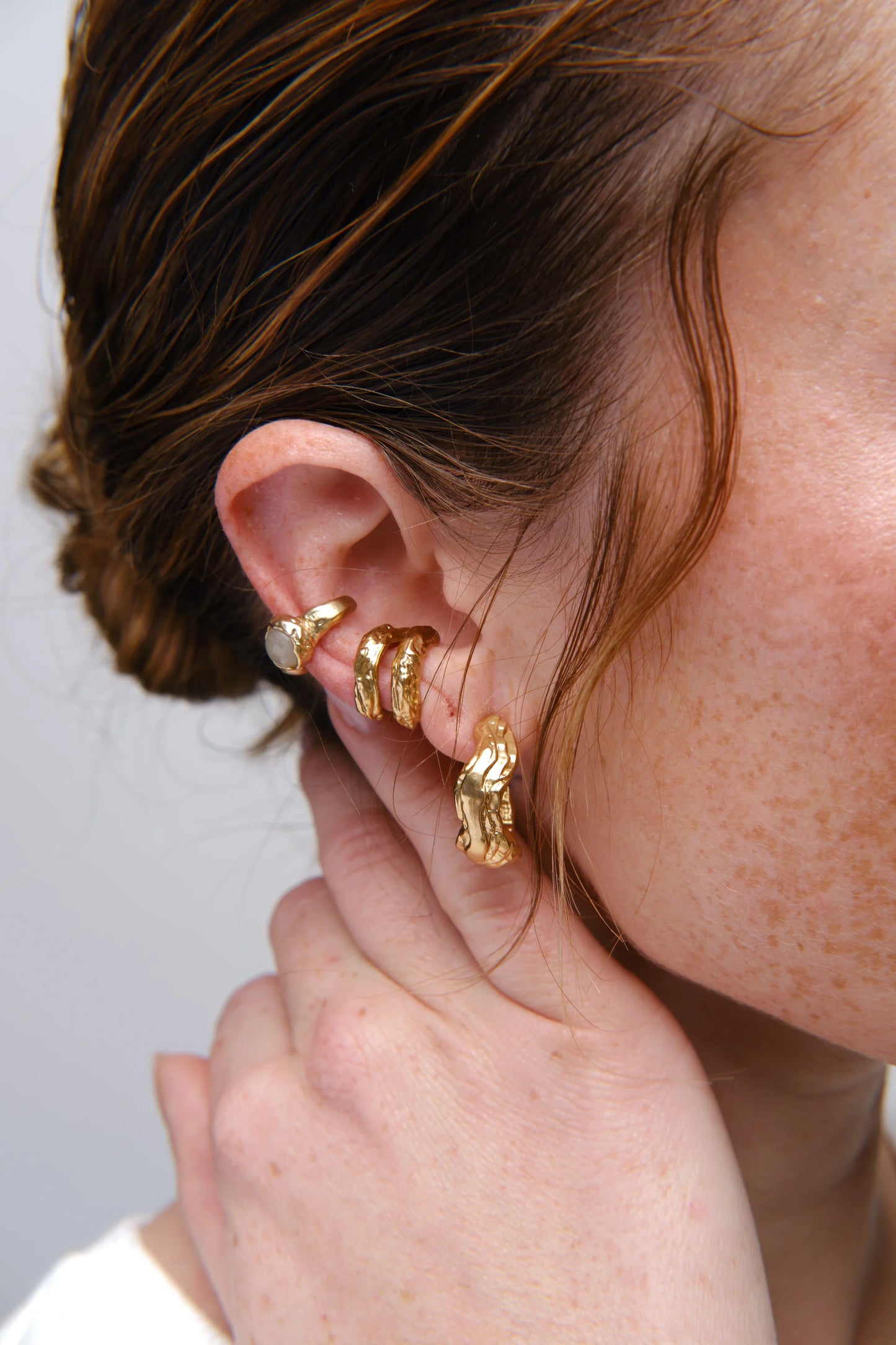 Orecchini Outerin Layered Earth Hoop Gold