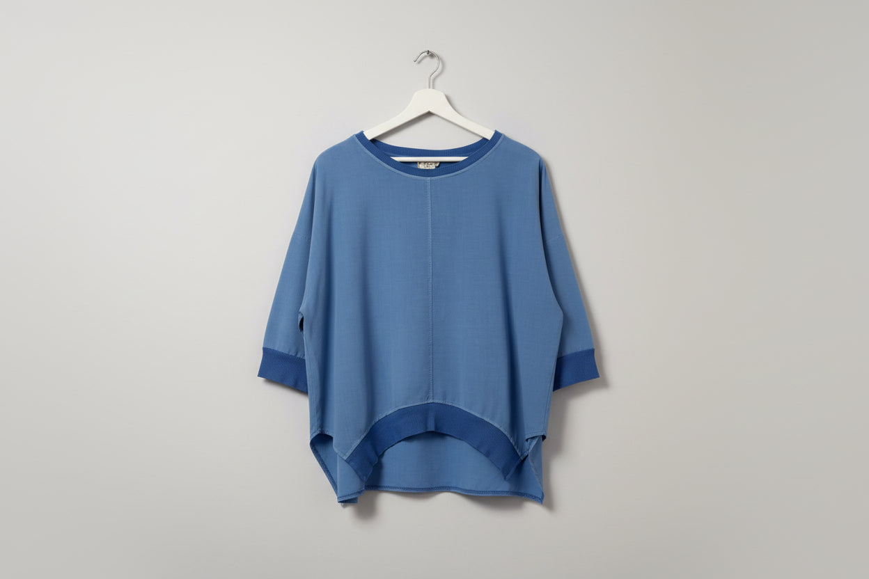 T-shirt Flirt over azzurra