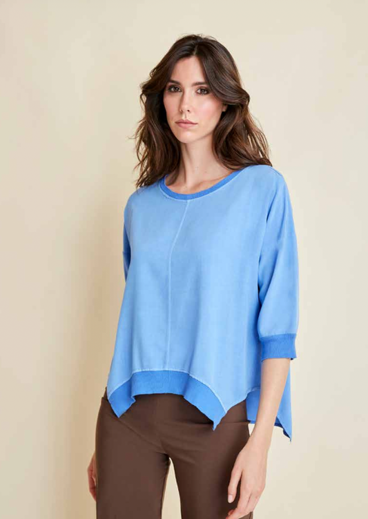 T-shirt Flirt over azzurra