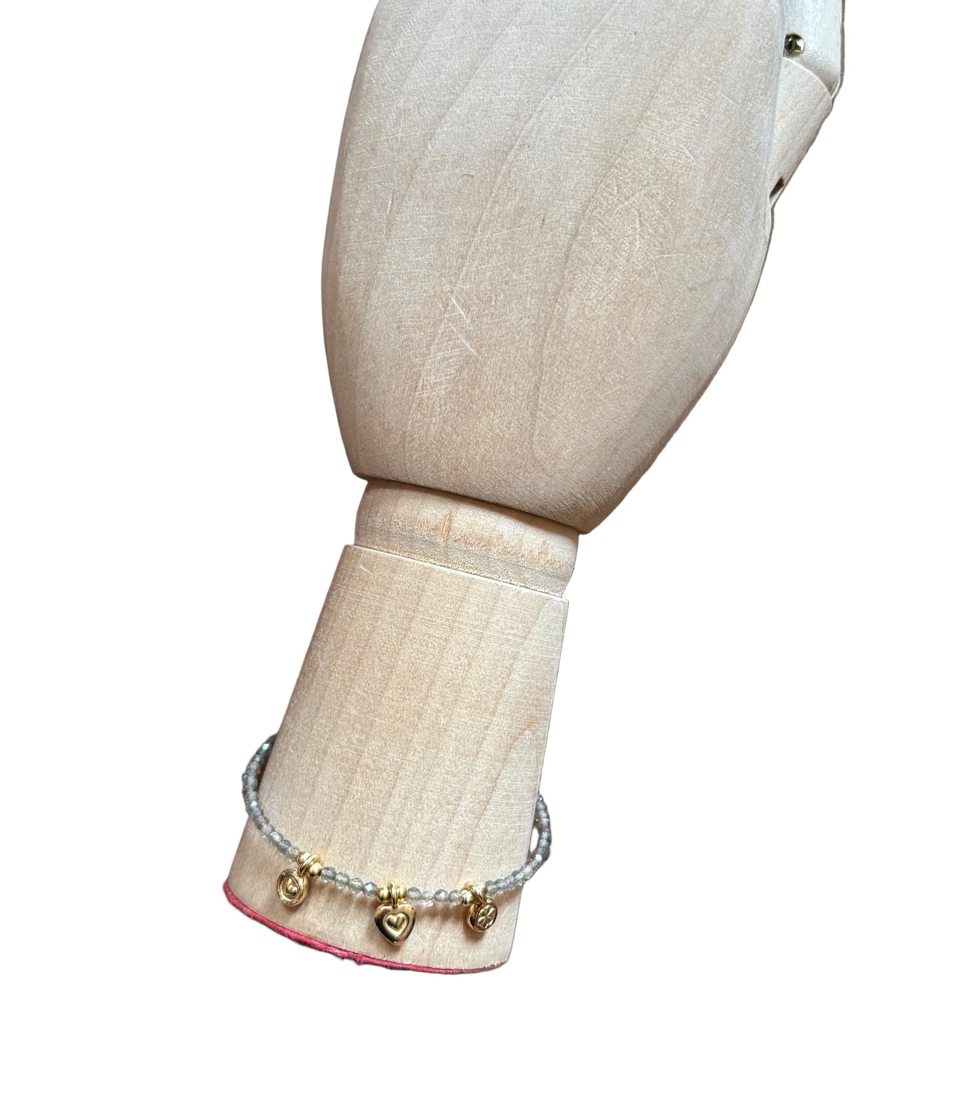 Bracciale Emmevi pietre grigie tre ciondoli