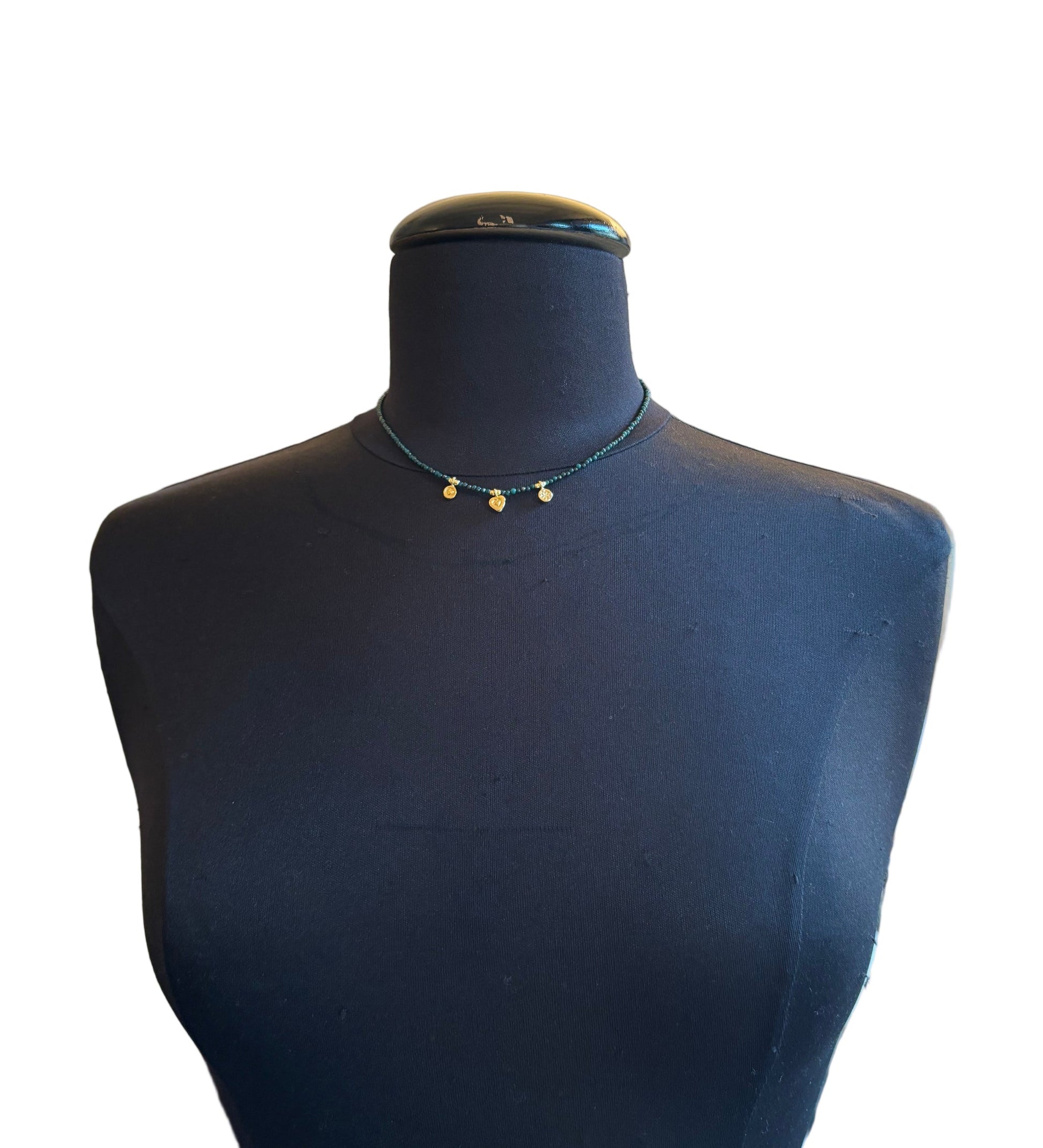 Collana Emmevi pietre verdi tre ciondoli