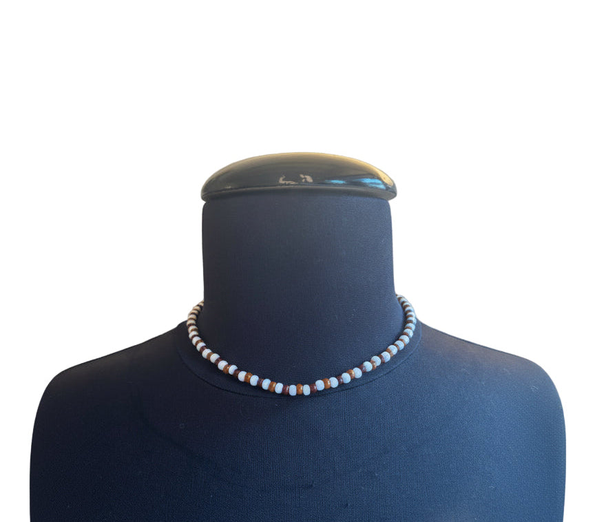 Collana Emmevi perline bianche e marroni